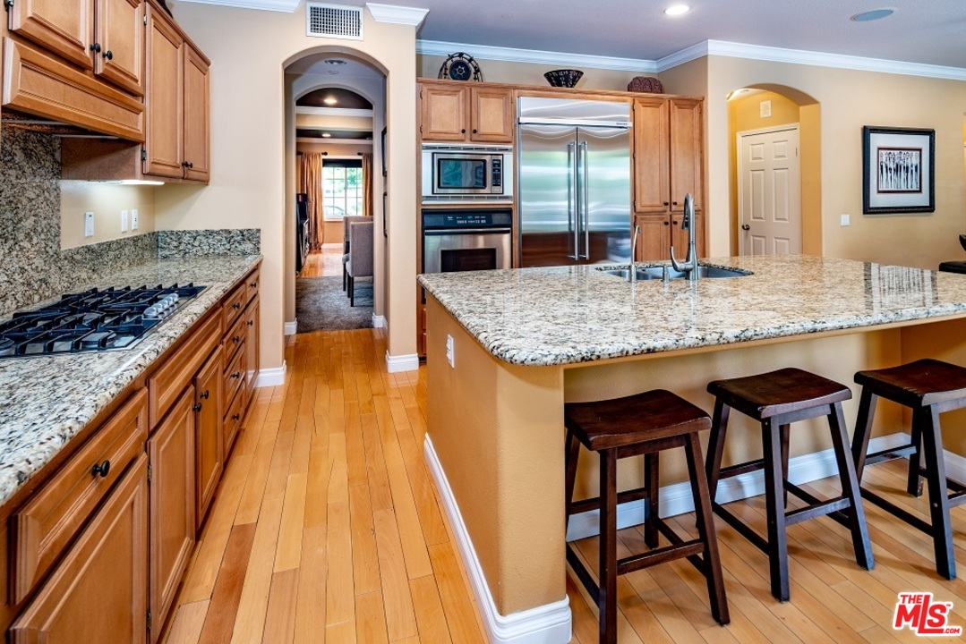 26 Boulder Ridge Court Azusa, CA 91702 - Photo 8 of 35 Gallery Image 8