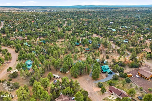 a view of a very nice looking room