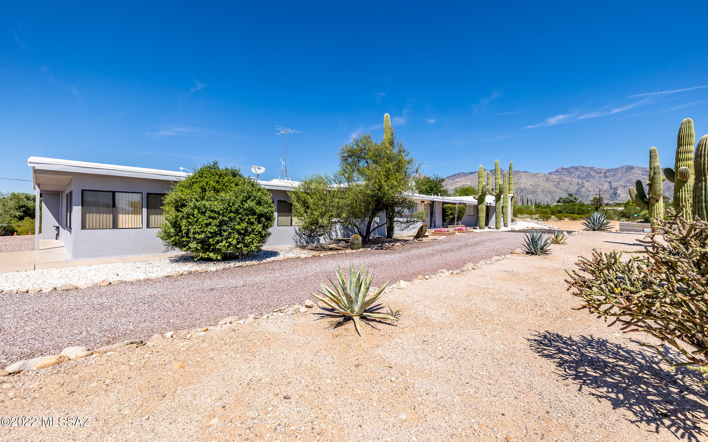 4401 North Swan Road Tucson, AZ 85718 - Photo 1 of 42 Gallery Image 1