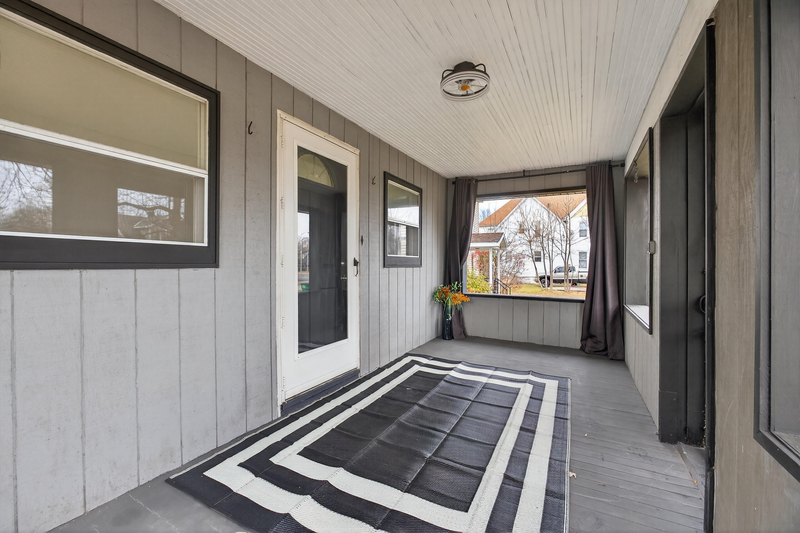 511 8th Street North Wisconsin Rapids, WI 54494 - Photo 4 of 39 Front porch