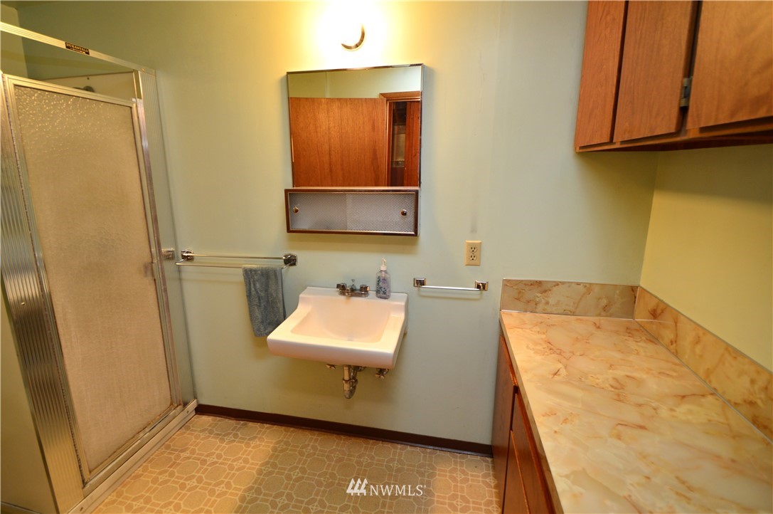4316 Petersville Road Northeast Bremerton, WA 98310 - Photo 14 of 25 Gallery Image 14