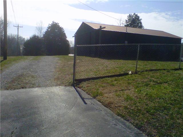 950 Hafner Road Charlotte, TN 37036 - Photo 12 of 13 Gallery Image 12