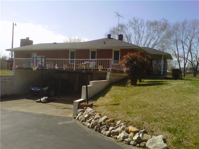 950 Hafner Road Charlotte, TN 37036 - Photo 2 of 13 Gallery Image 2