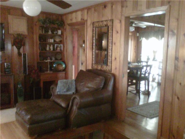 950 Hafner Road Charlotte, TN 37036 - Photo 5 of 13 Gallery Image 5