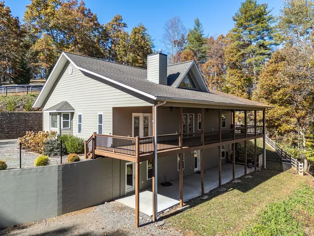 a view of a house with sitting area