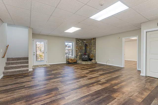 a view of a livingroom with furniture