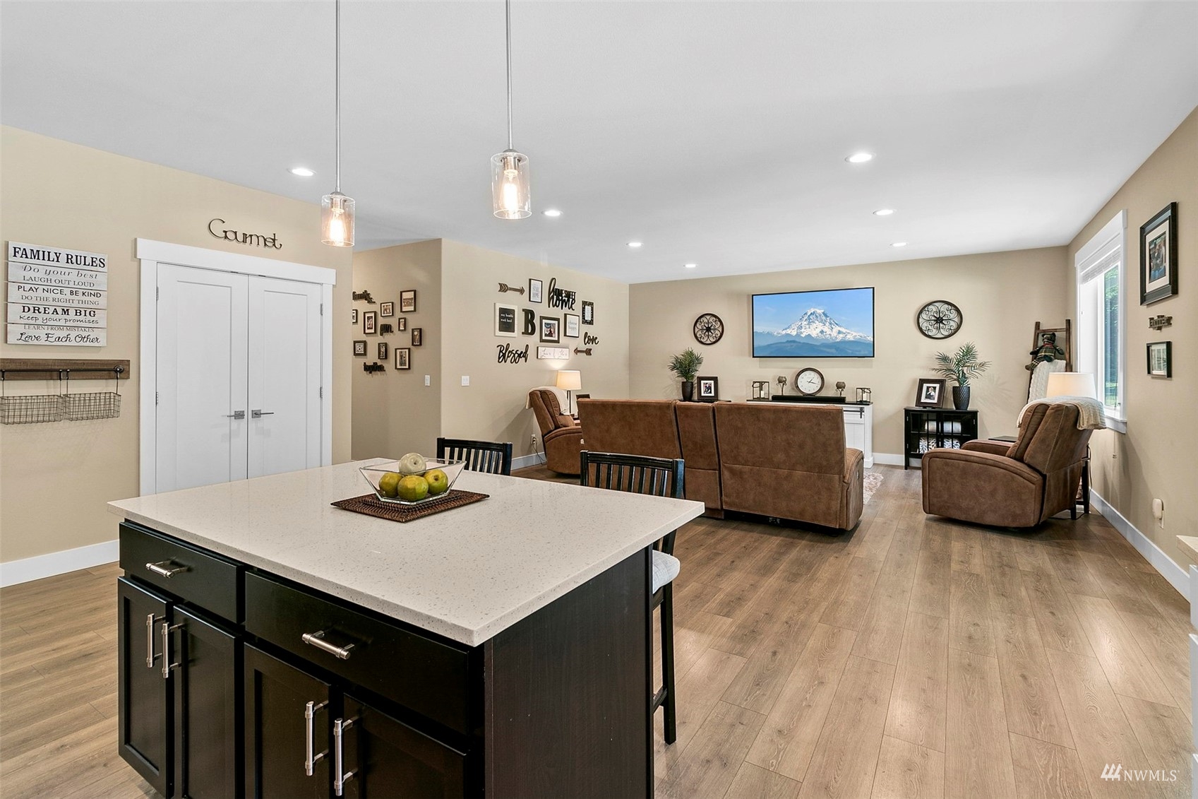 1509 Southwest Old Clifton Road Port Orchard, WA 98367 - Photo 8 of 40 Gallery Image 8