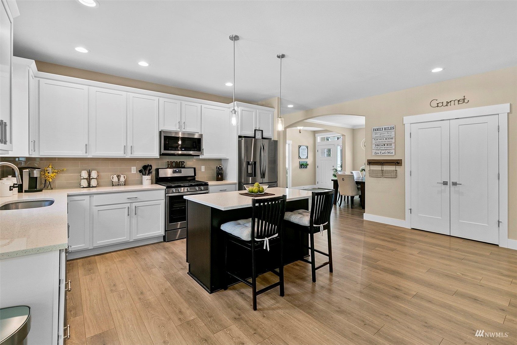 1509 Southwest Old Clifton Road Port Orchard, WA 98367 - Photo 9 of 40 Gallery Image 9
