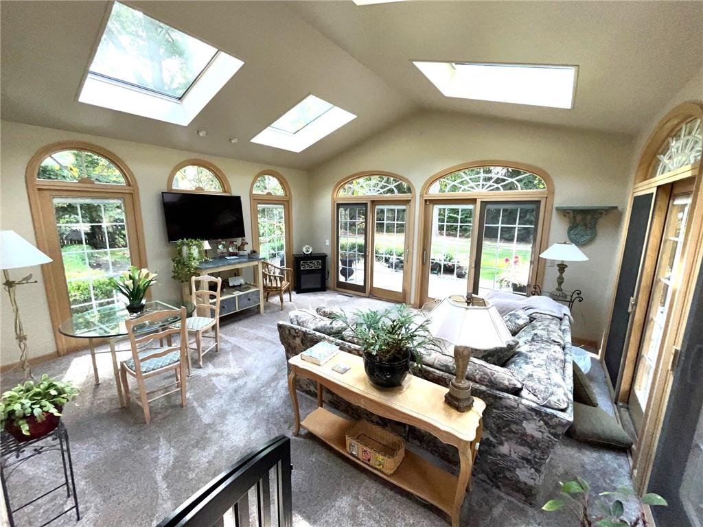 327 Pine Road Sewickley, PA 15143 - Photo 11 of 42 Sunroom/Family Room.