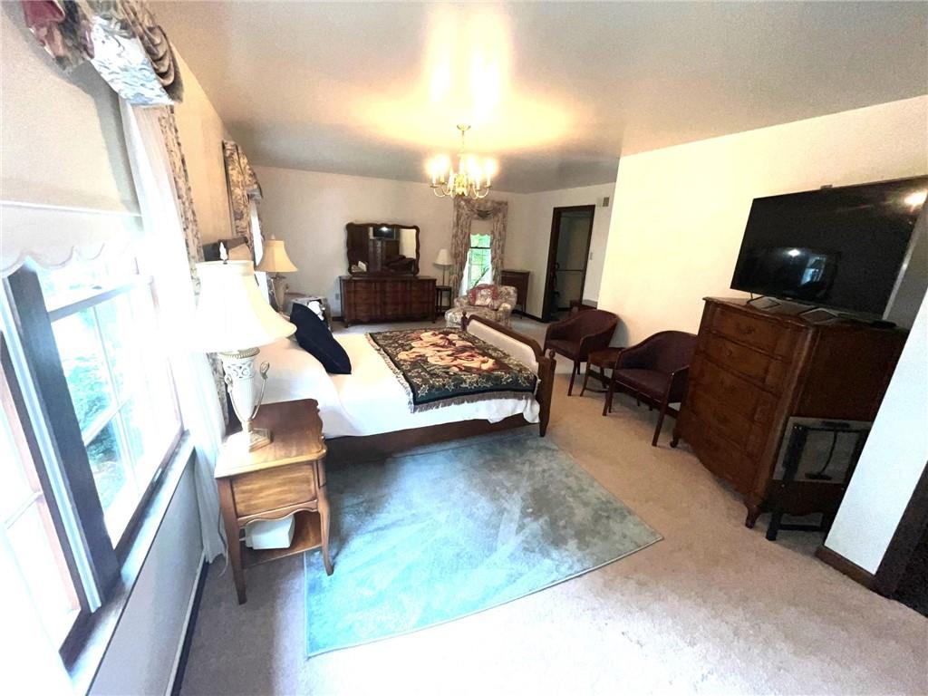 327 Pine Road Sewickley, PA 15143 - Photo 19 of 42 Owner's Bedroom.