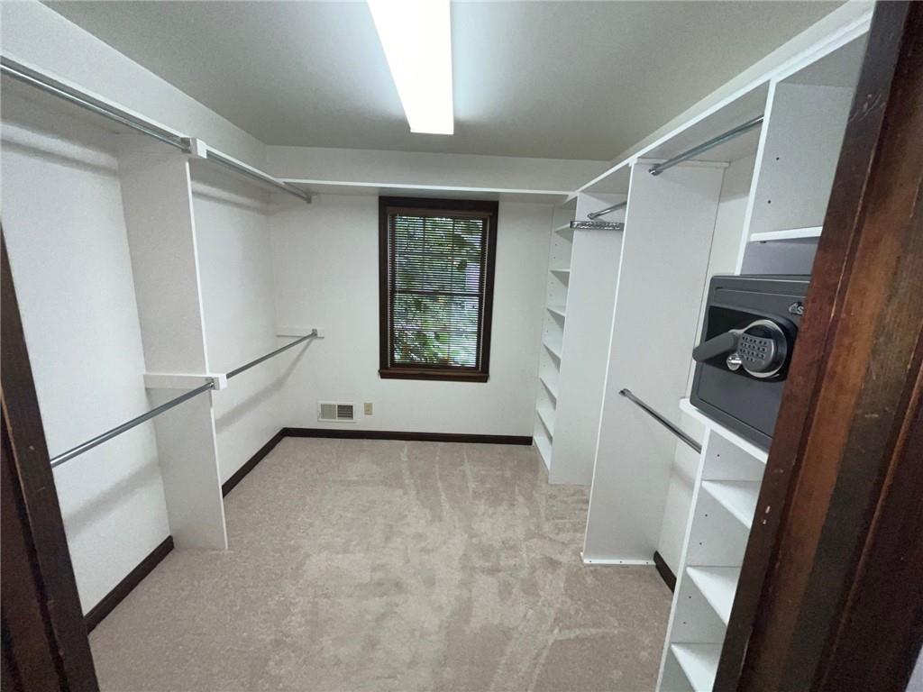 327 Pine Road Sewickley, PA 15143 - Photo 21 of 42 Owner's Bedroom Closet.