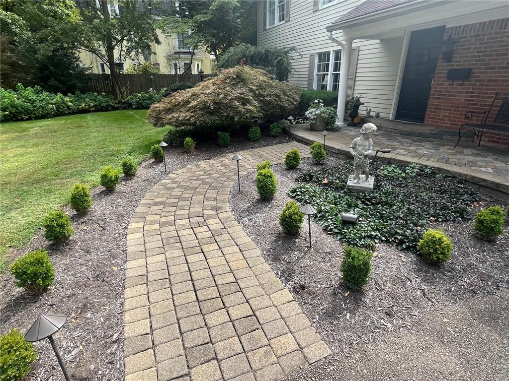 327 Pine Road Sewickley, PA 15143 - Photo 34 of 42 Walkway.