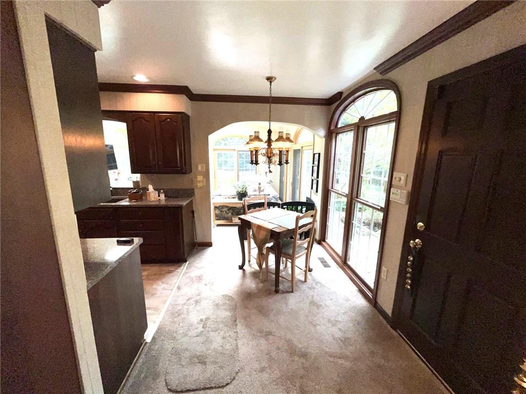 327 Pine Road Sewickley, PA 15143 - Photo 8 of 42 Breakfast Nook.