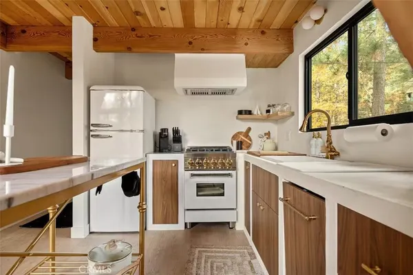 $590,000 | 26664 Thunderbird Drive, Lake Arrowhead, CA 92352