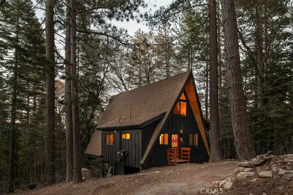 $590,000 | 26664 Thunderbird Drive, Lake Arrowhead, CA 92352