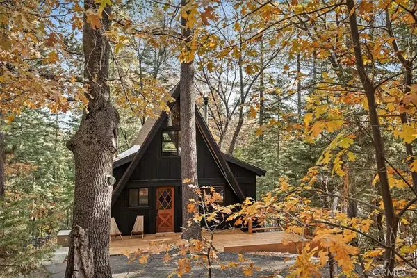 $590,000 | 26664 Thunderbird Drive, Lake Arrowhead, CA 92352