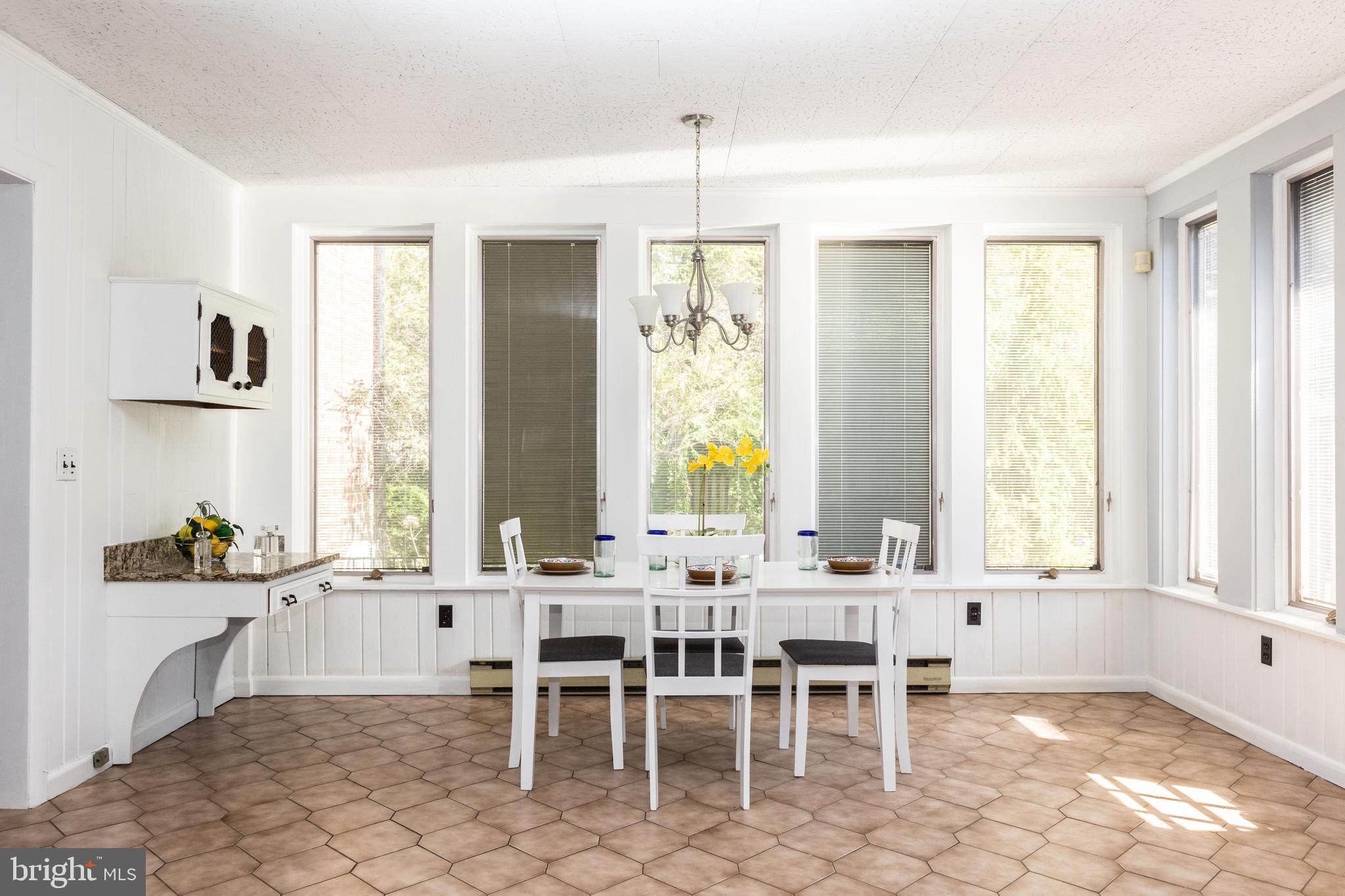 5507 Springlake Way Baltimore, MD 21212 - Photo 16 of 46 Breakfast area