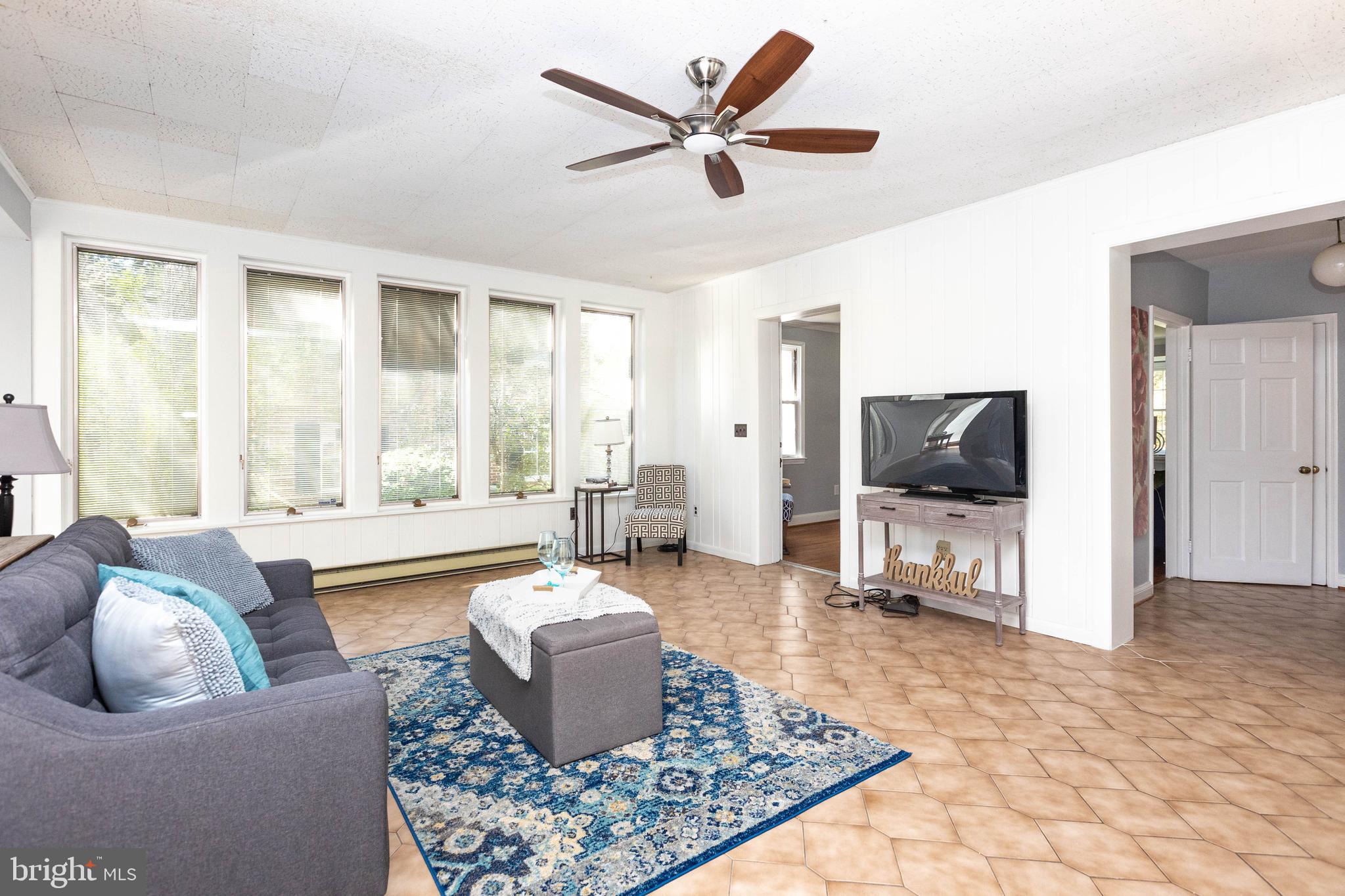 5507 Springlake Way Baltimore, MD 21212 - Photo 18 of 46 Family room