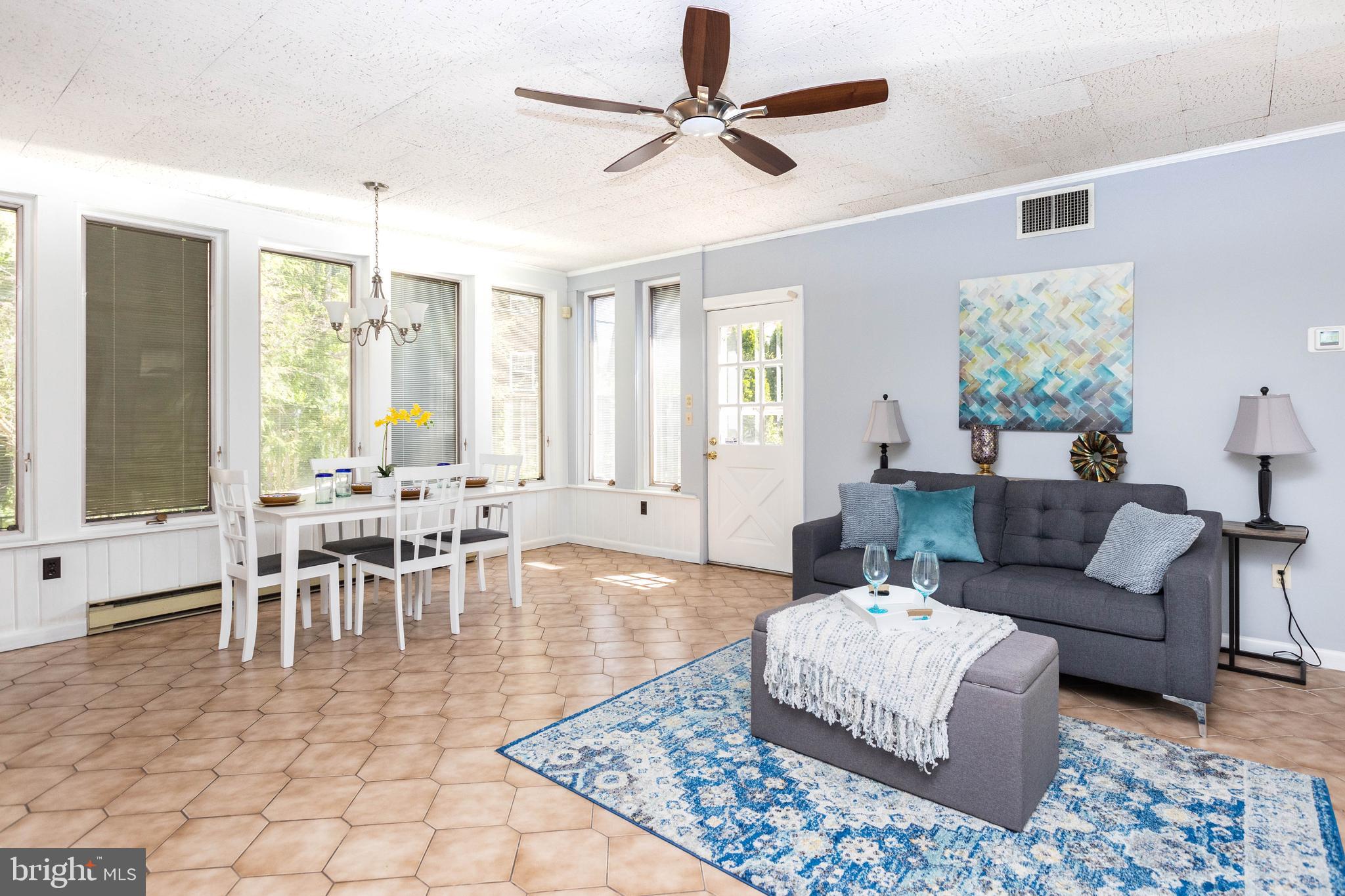 5507 Springlake Way Baltimore, MD 21212 - Photo 20 of 46 Family room