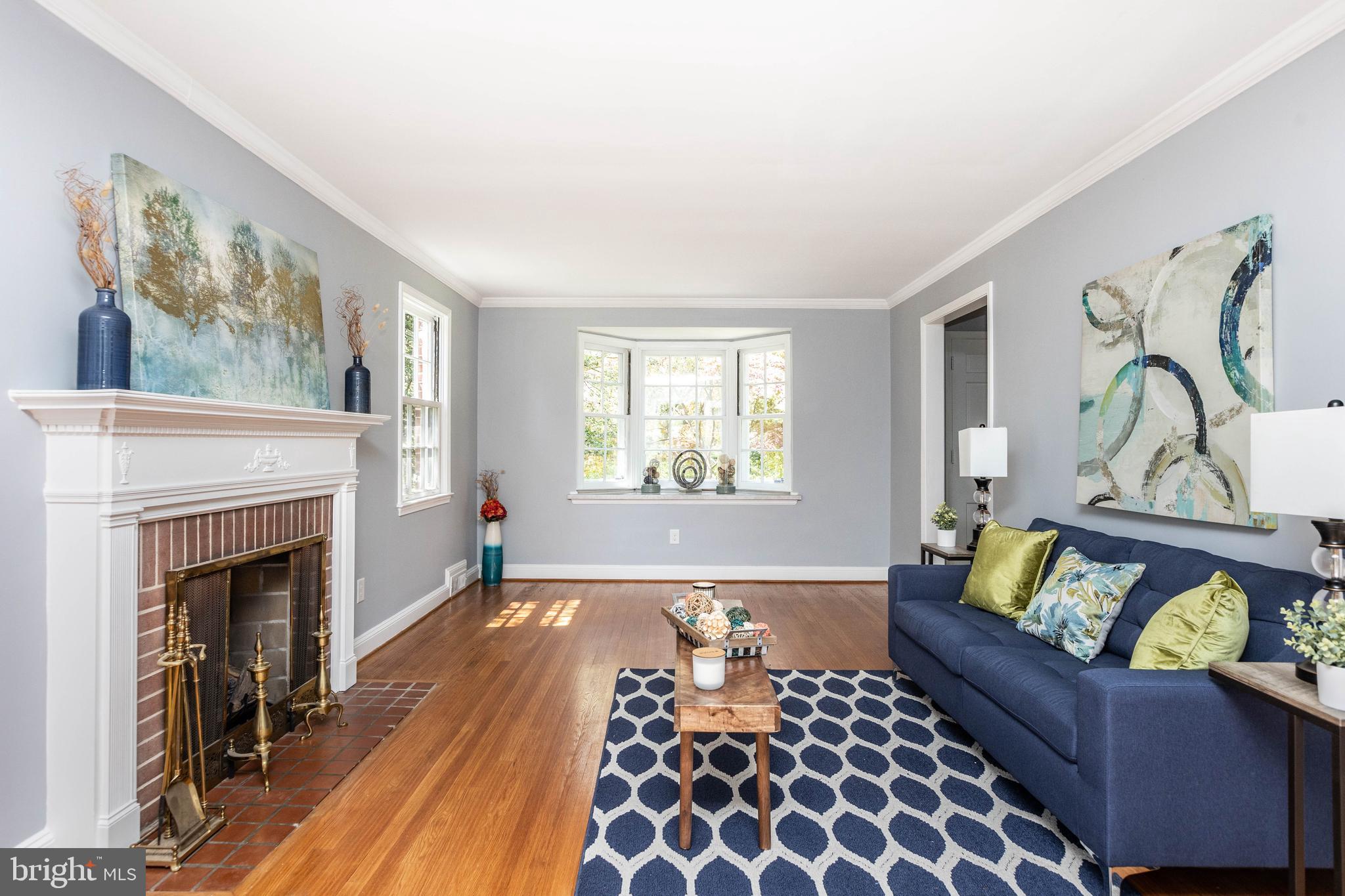 5507 Springlake Way Baltimore, MD 21212 - Photo 3 of 46 Living room also has a bay window