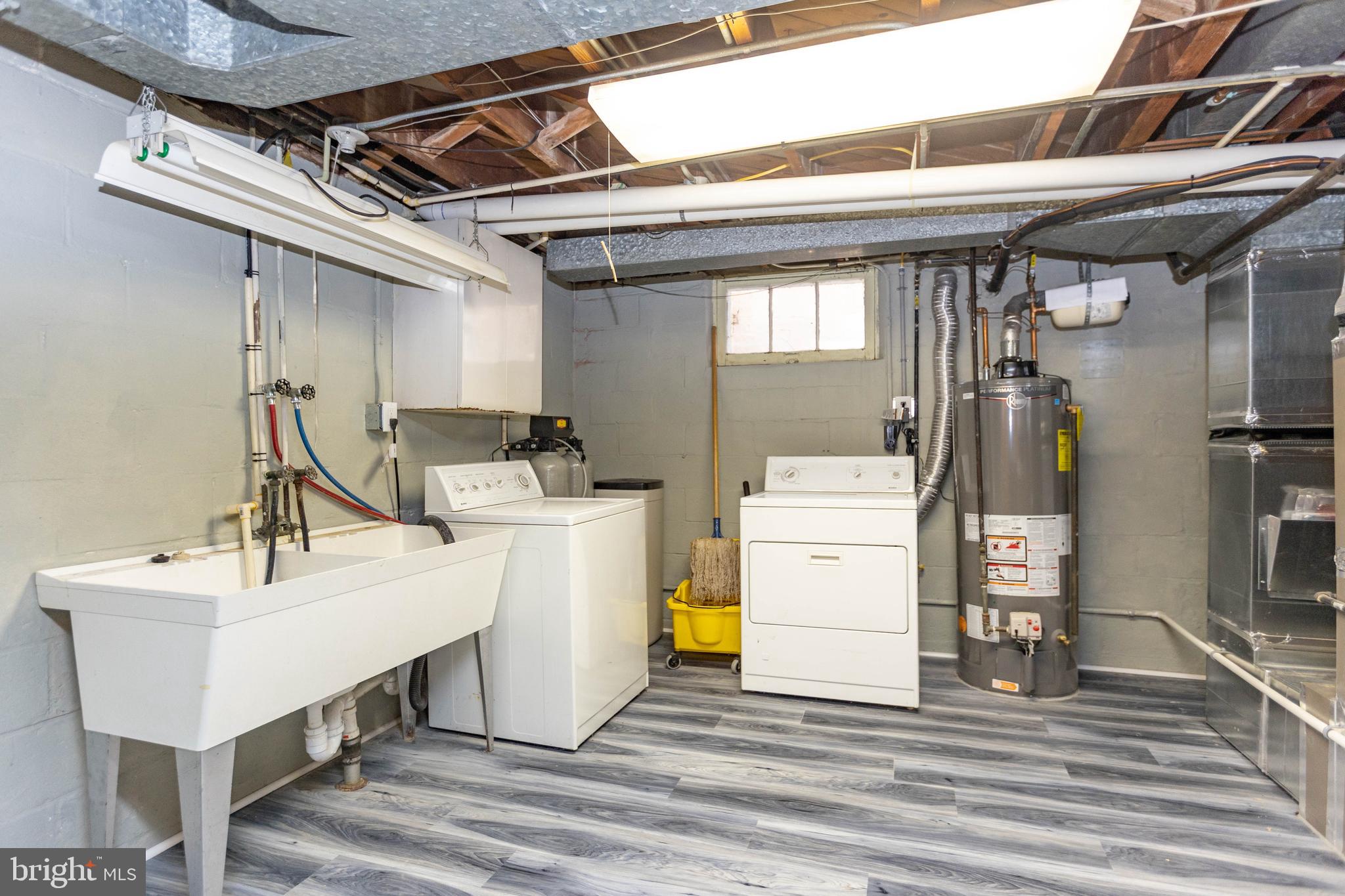 5507 Springlake Way Baltimore, MD 21212 - Photo 35 of 46 Utility room