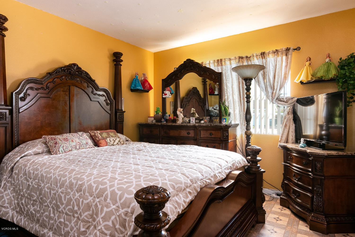 1731 Rialto Street Oxnard, CA 93035 - Photo 14 of 27 1731 Rialto St-008-5-Master Bedroom-MLS_