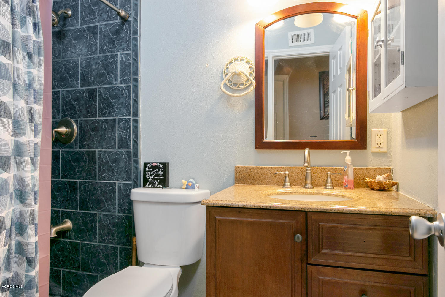 1731 Rialto Street Oxnard, CA 93035 - Photo 18 of 27 1731 Rialto St-020-24-Bathroom-MLS_Size