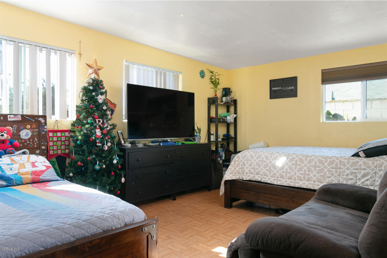 1731 Rialto Street Oxnard, CA 93035 - Photo 19 of 27 1731 Rialto St-018-27-Bedroom-MLS_Size