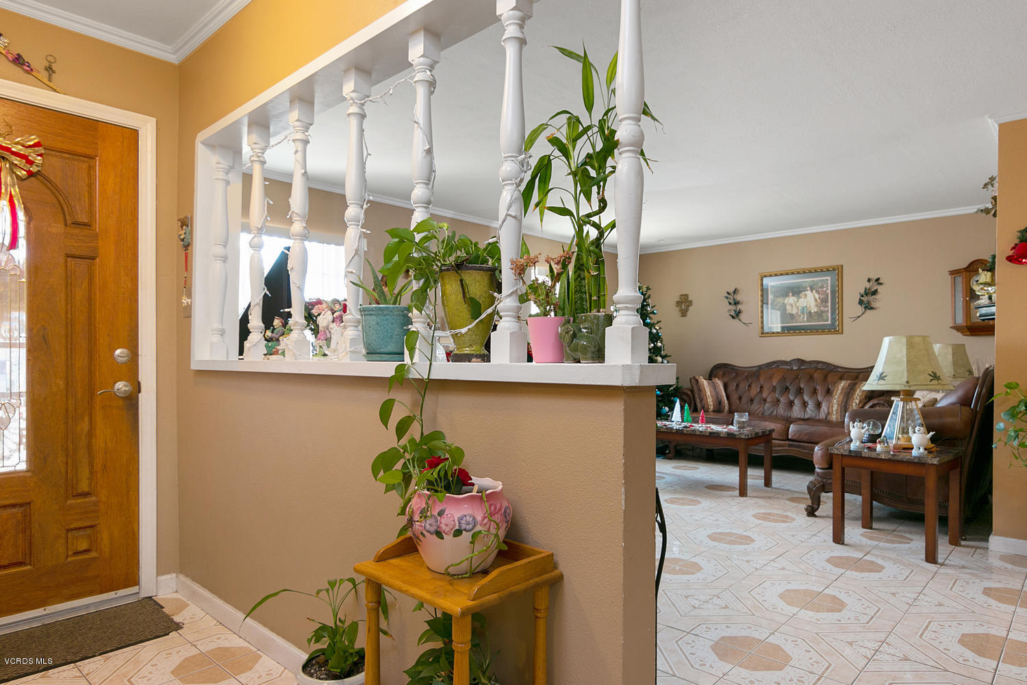 1731 Rialto St-004-20-Entryway-MLS_Size