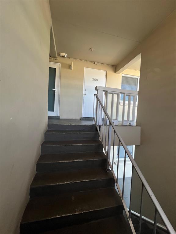 2020 Northeast 56th Street, Unit 208 Fort Lauderdale, FL 33308 - Photo 53 of 54 a view of entryway