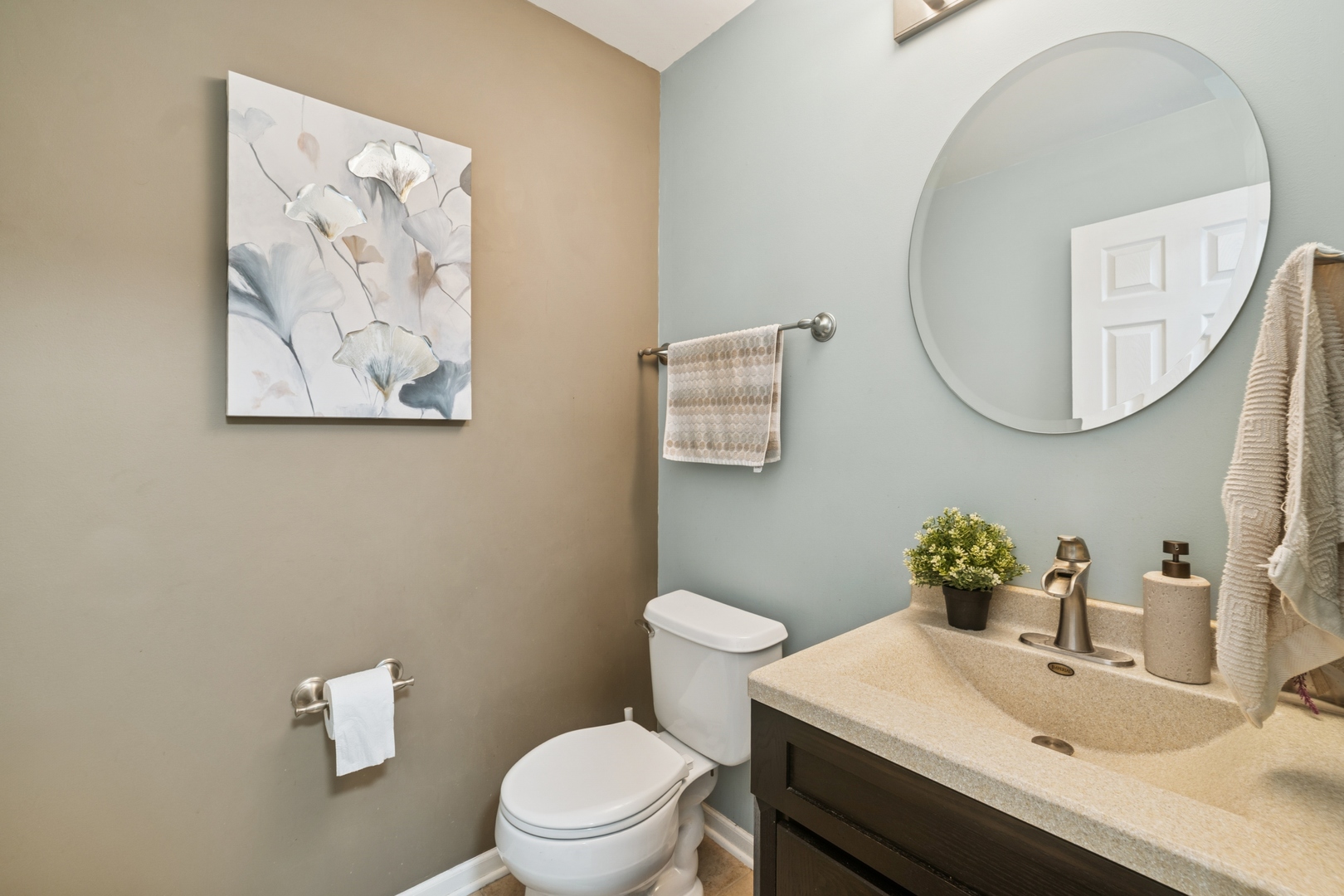 560 Canterbury Lane Pingree Grove, IL 60140 - Photo 11 of 15 a bathroom with a toilet sink and mirror