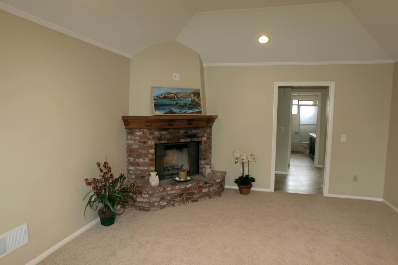 318 Oliver Road Santa Barbara, CA 93109 - Photo 7 of 10 Living Room