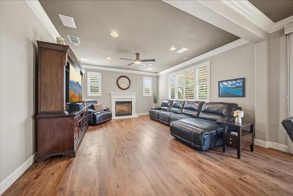 $939,990 | 433 Rockcliff Court, Roseville, CA 95747
