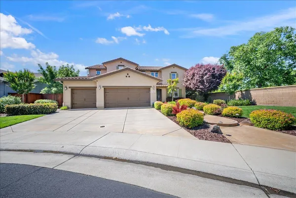$939,990 | 433 Rockcliff Court, Roseville, CA 95747