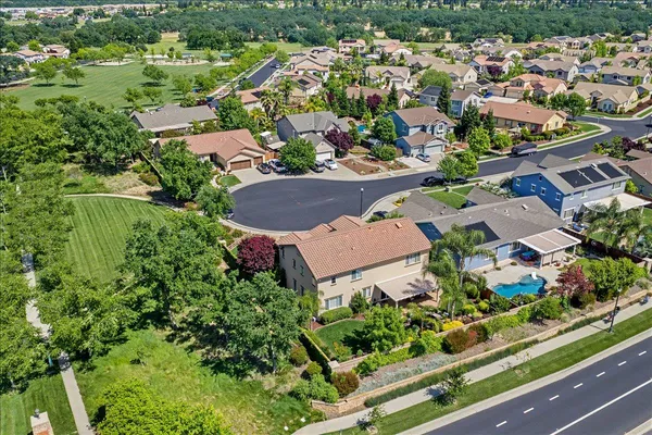 $939,990 | 433 Rockcliff Court, Roseville, CA 95747
