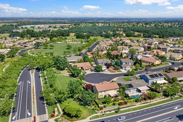 $939,990 | 433 Rockcliff Court, Roseville, CA 95747