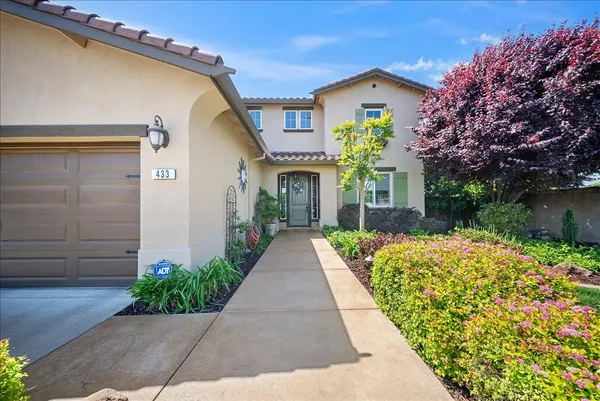 $939,990 | 433 Rockcliff Court, Roseville, CA 95747