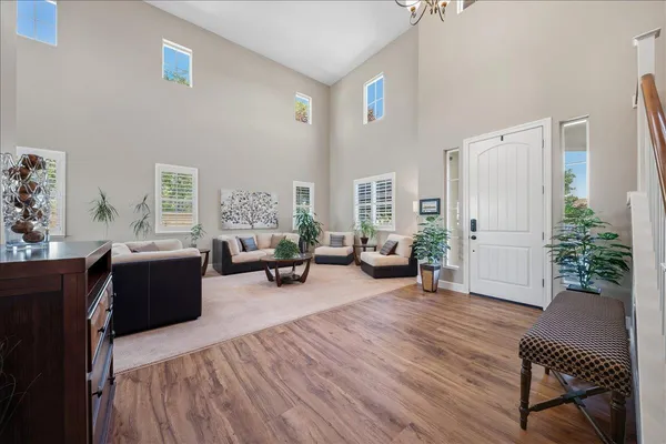 $939,990 | 433 Rockcliff Court, Roseville, CA 95747