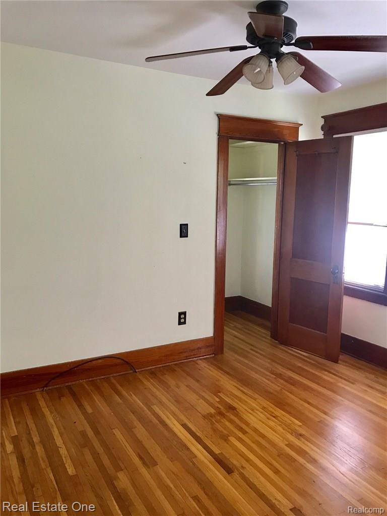 702 Parkdale Road Rochester, MI 48307 - Photo 7 of 11 bedrmpark.jpg