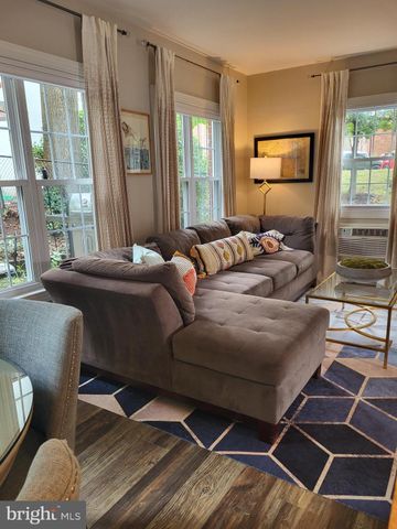 $445,000 | 1414 Martha Custis Drive, Alexandria, VA 22302