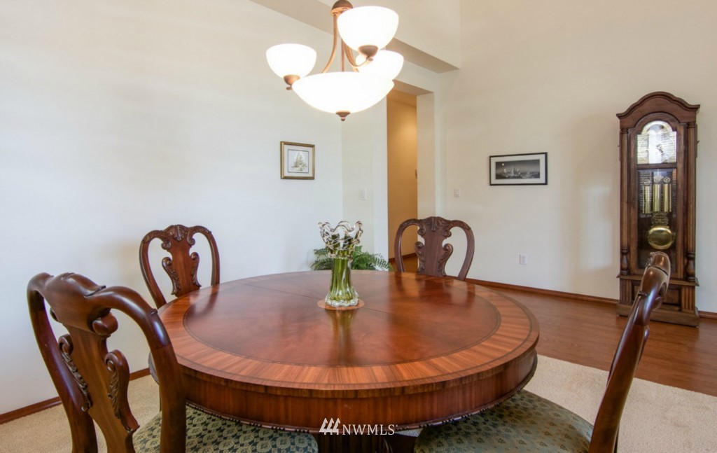 8511 Northeast 201st Place Bothell, WA 98011 - Photo 4 of 24 Gallery Image 4