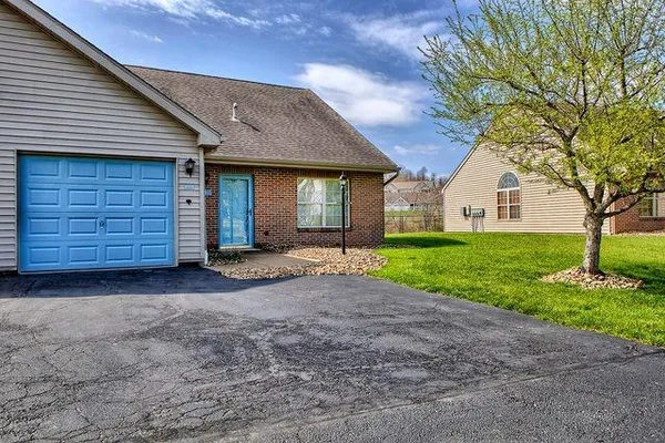 $235,000 | 216 Draw Bridge Court, Greensburg, PA 15601