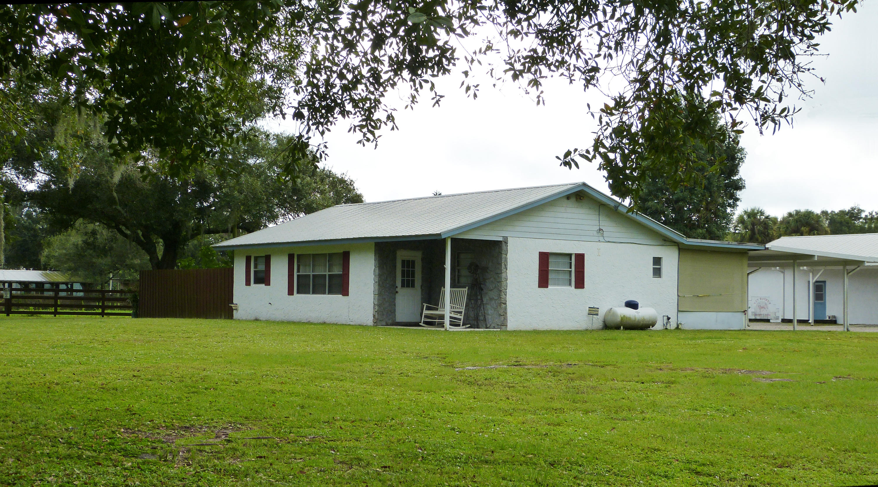 500 Coker Road Fort Pierce, FL 34945 - Photo 4 of 35 P1020311