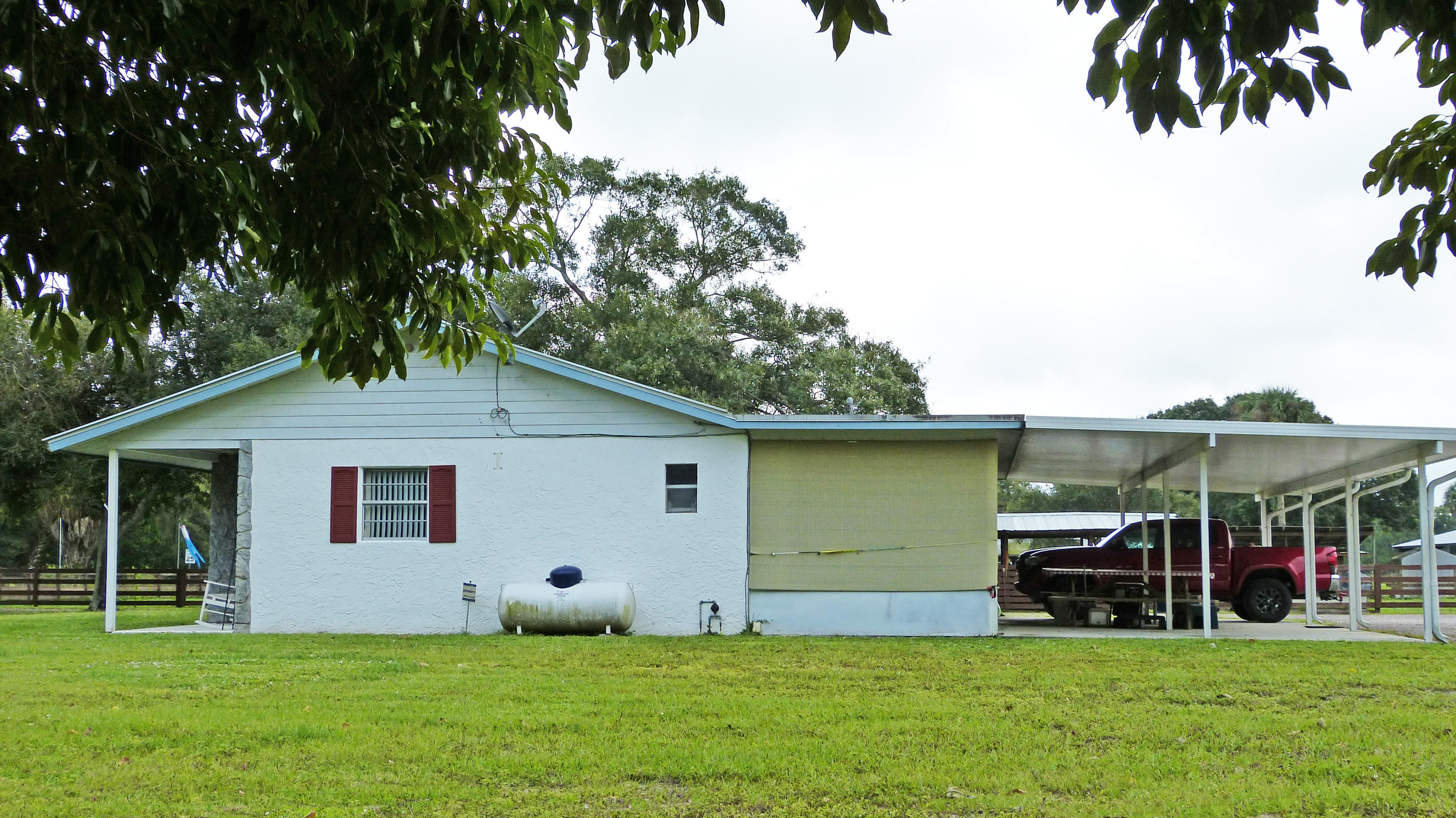 500 Coker Road Fort Pierce, FL 34945 - Photo 5 of 35 P1020333