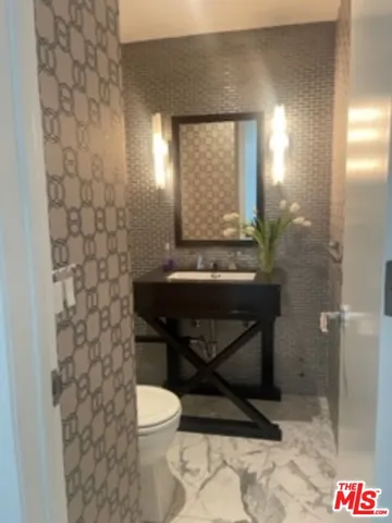 $4,995,000 | 9033 Vista Grande Street, West Hollywood, CA 90069