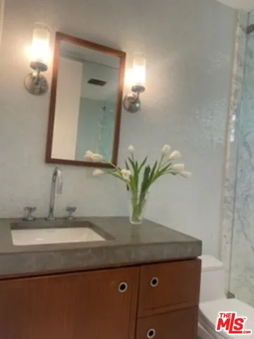 $4,995,000 | 9033 Vista Grande Street, West Hollywood, CA 90069