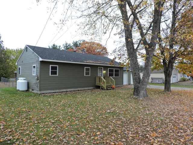 $269,900 | 21 Airport Road, Norridgewock, ME 04957