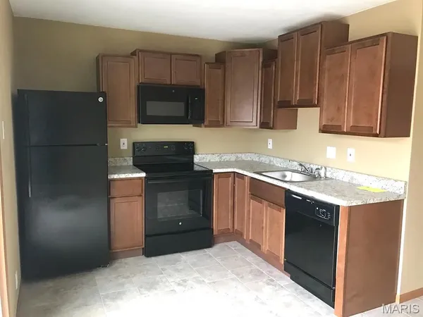 $1,150 | 26 Sarpy Road, Unit E, Belleville, IL 62221
