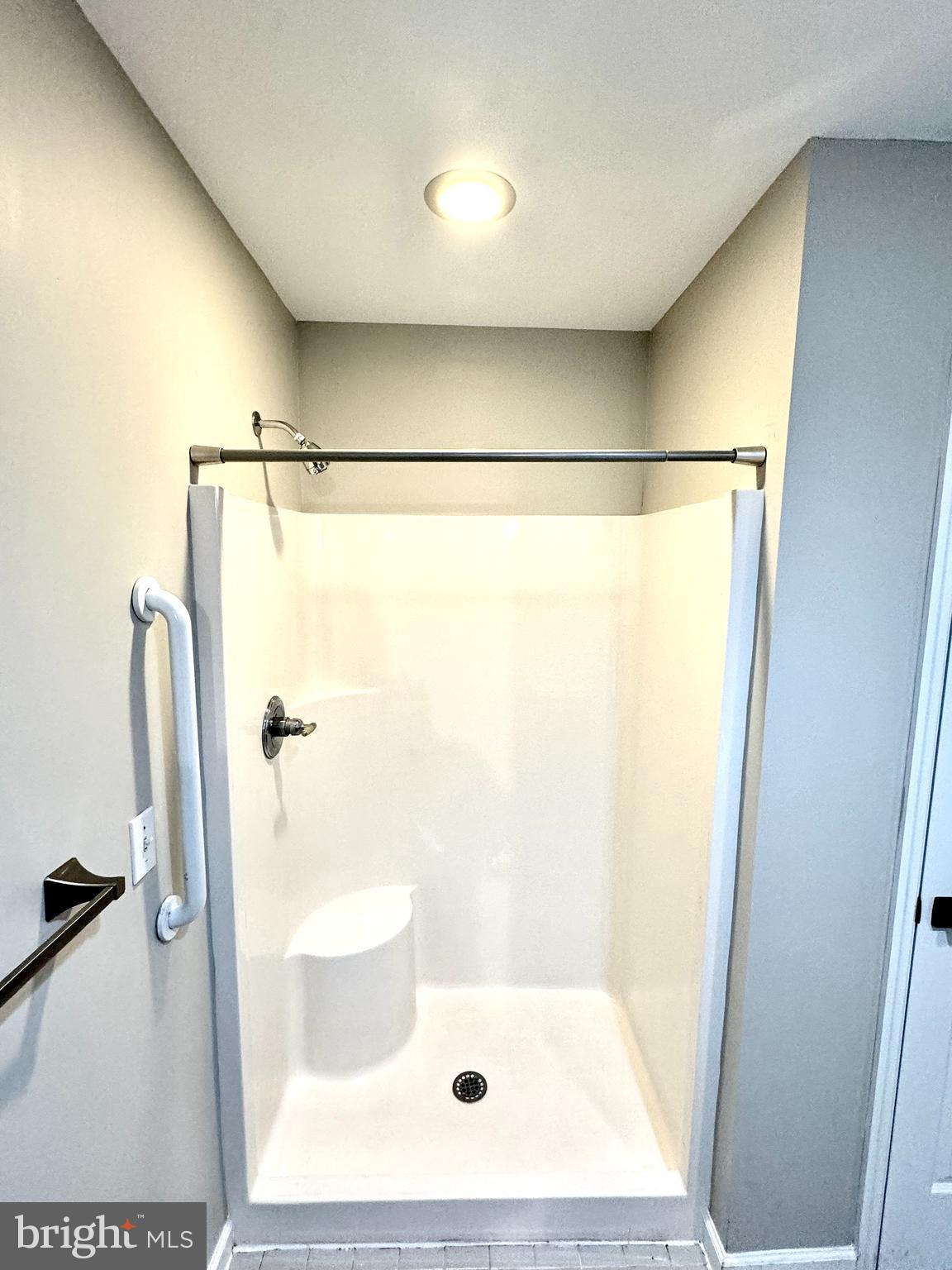 262 Crescent Drive Hershey, PA 17033 - Photo 21 of 25 a bathroom with a shower