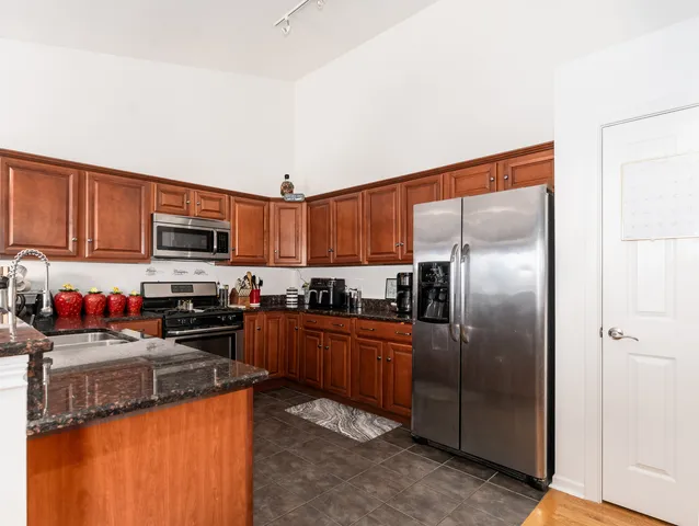 $269,900 | 1923 Waters Edge Drive, Minooka, IL 60447